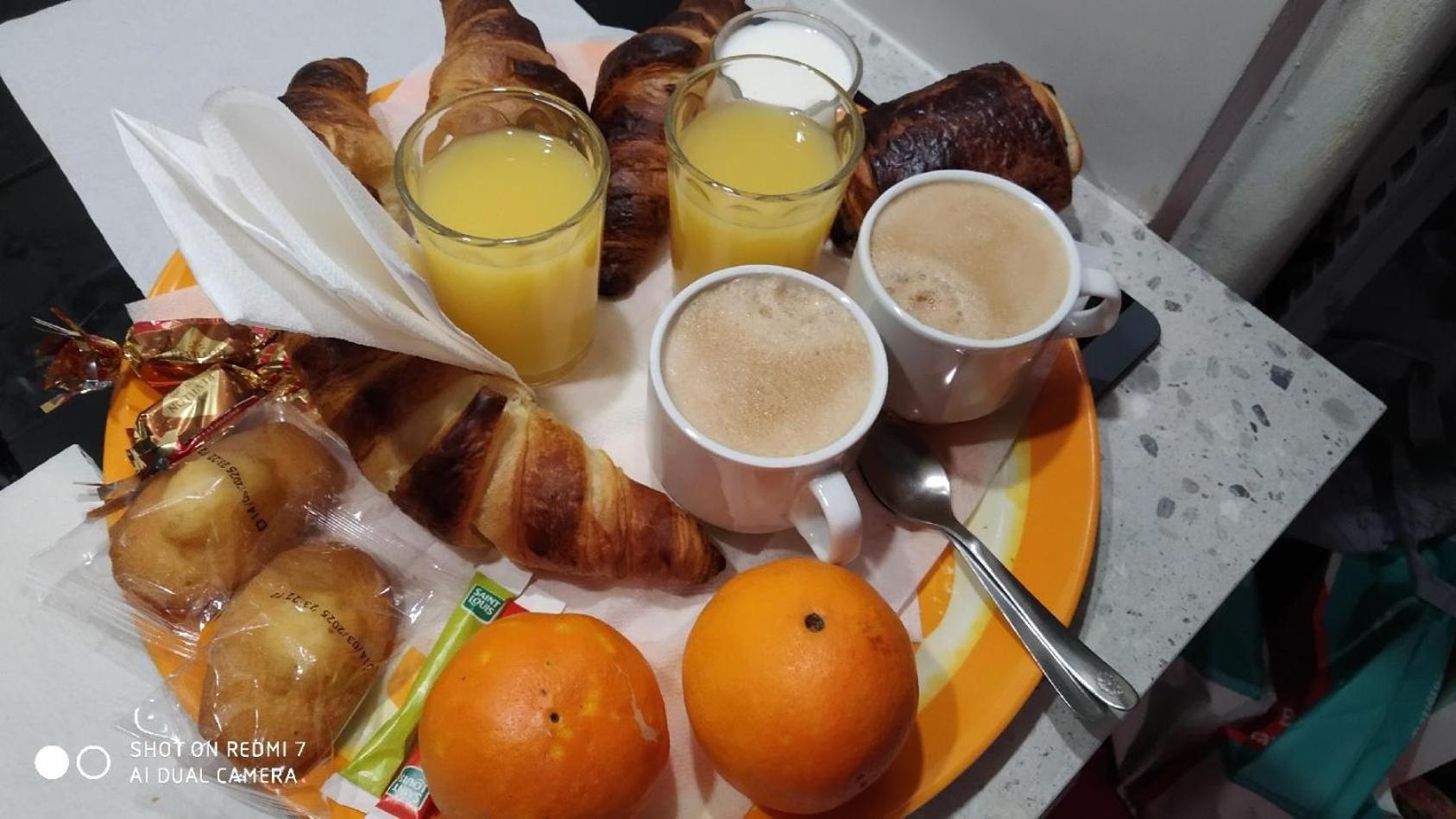 Chambre Confortable,Gare, Clim, Parking, Pt Dejeuner,Wifi Perpignan Bagian luar foto